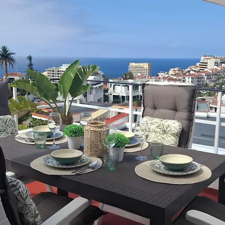 Apartment Amazing Penthouse With Sea Views *